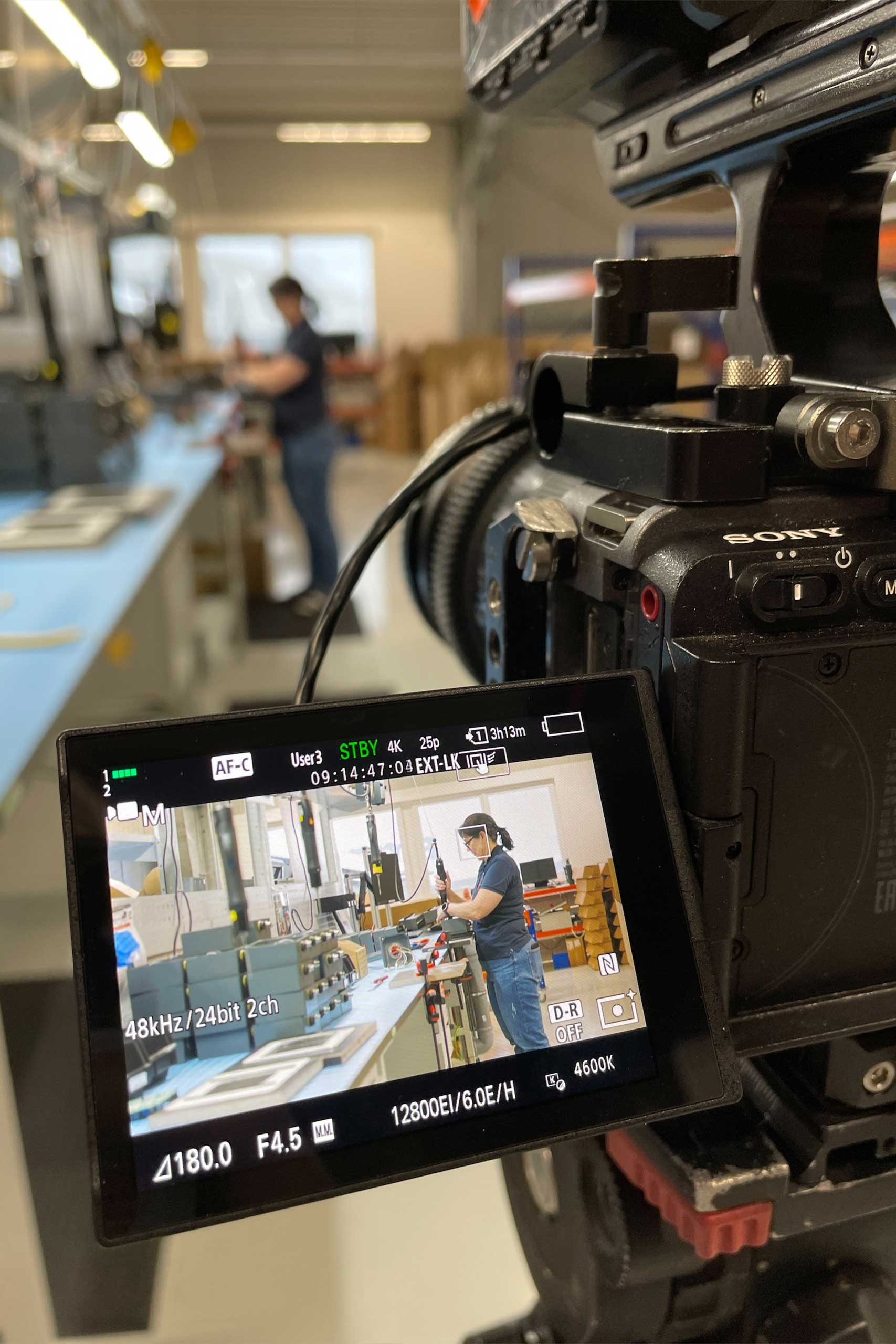 TV-Dreh bei DAFI in der Produktion der SMARTFOX Energiemanagement Systeme